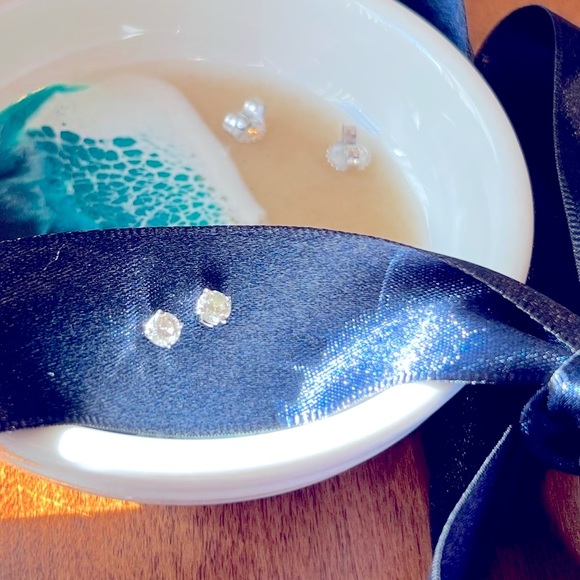 Diamond Stud Earring Pair - 14K White Gold Natural Diamonds J/SI3 TCW .48 - Picture 3 of 11